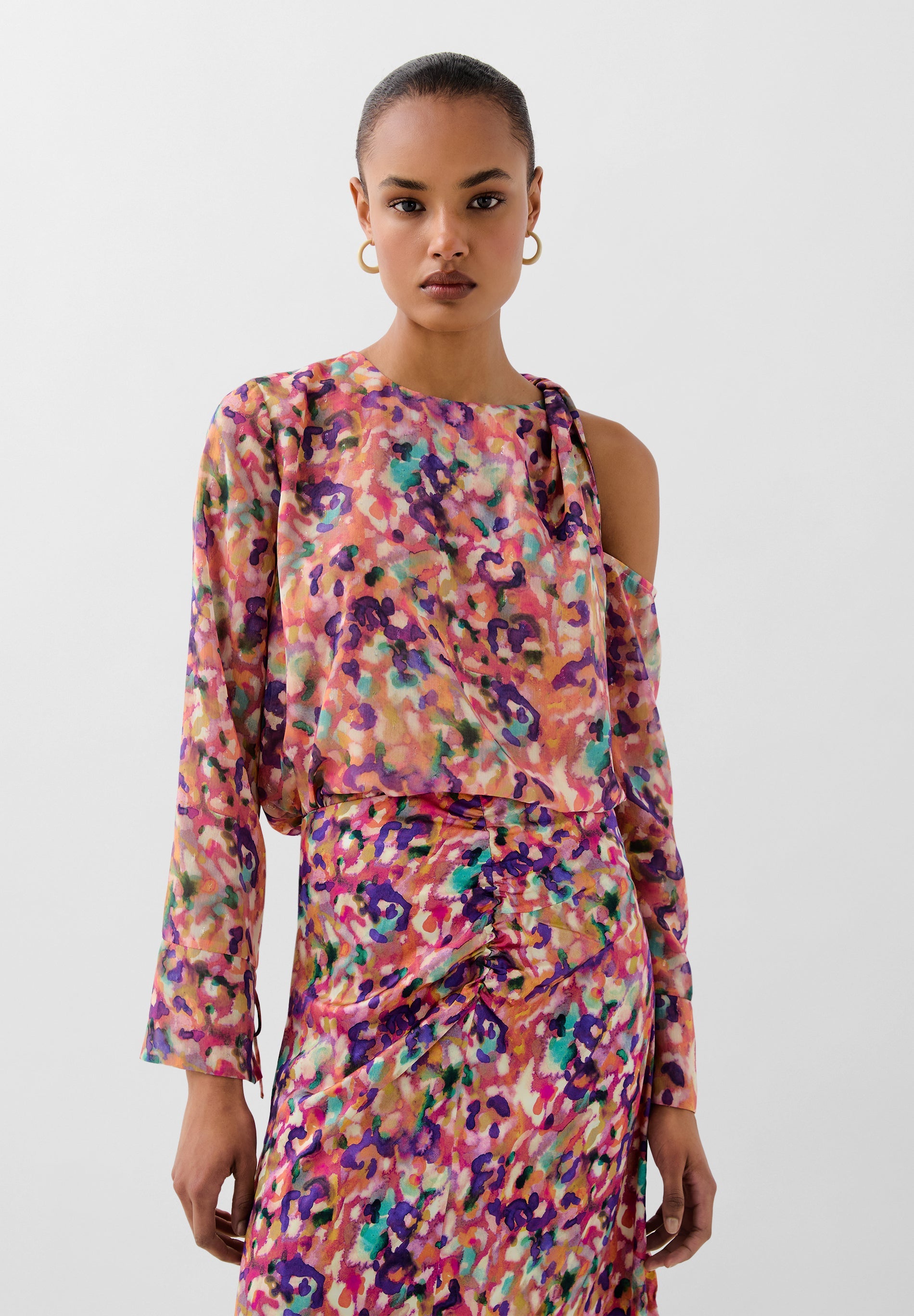 BLUSE SCHLEIFE UND PRINT