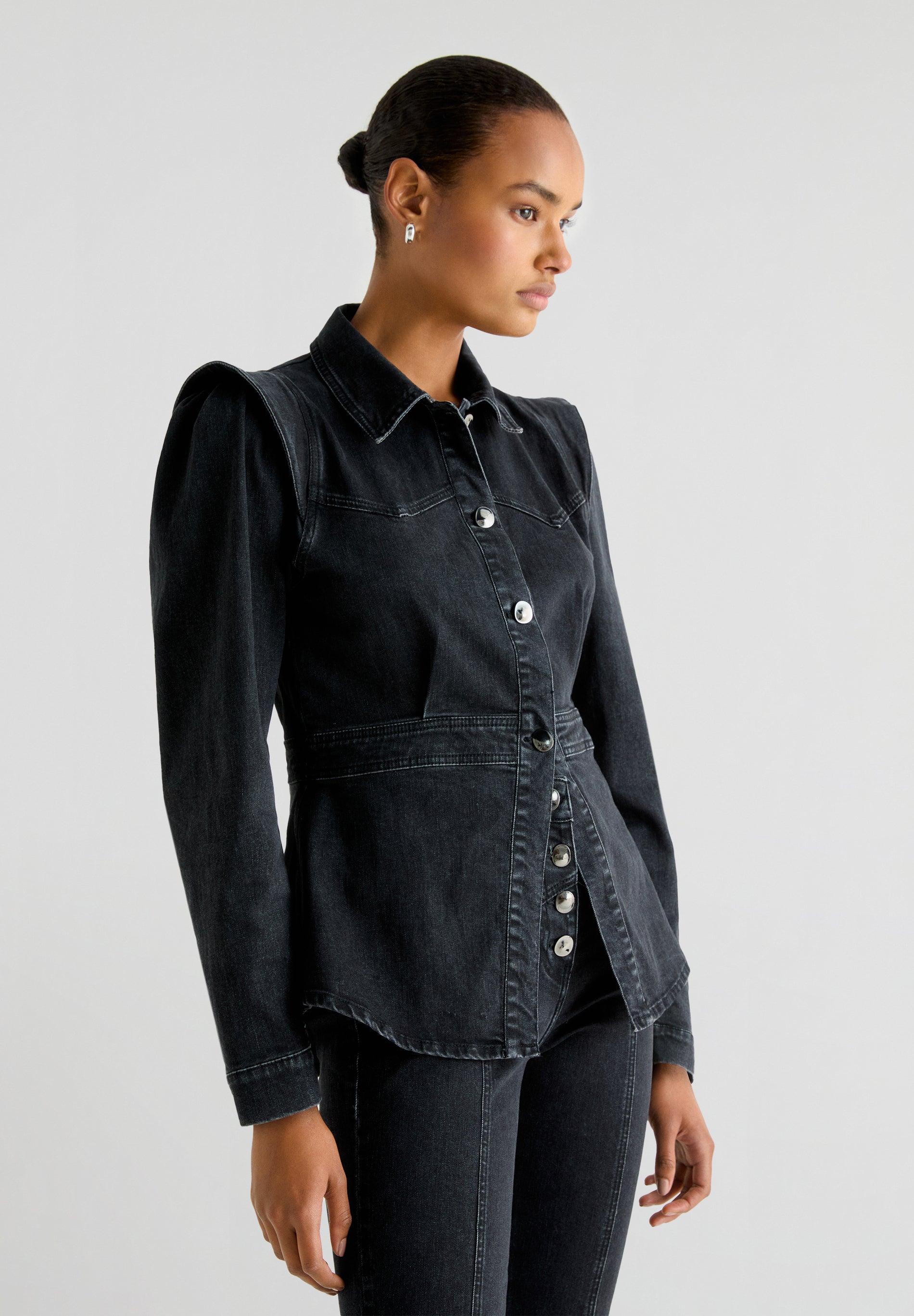 JEANSHEMD MIT PUFFÄRMELN