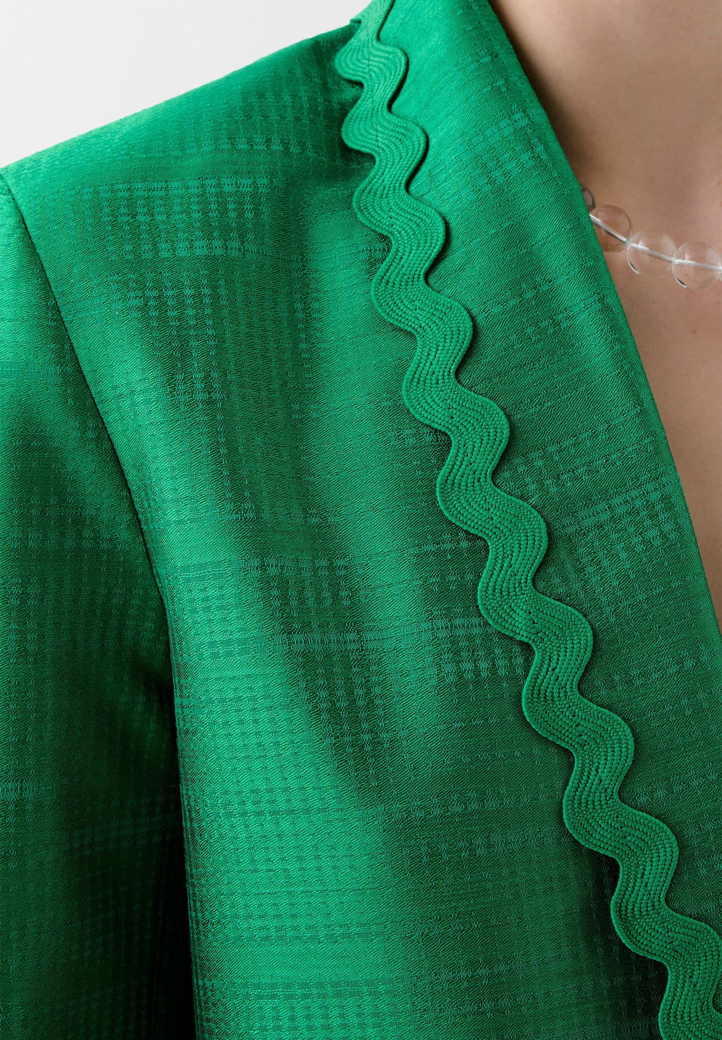 BLAZER MIT SCHULTERPOLSTERN UND WELLENMUSTER