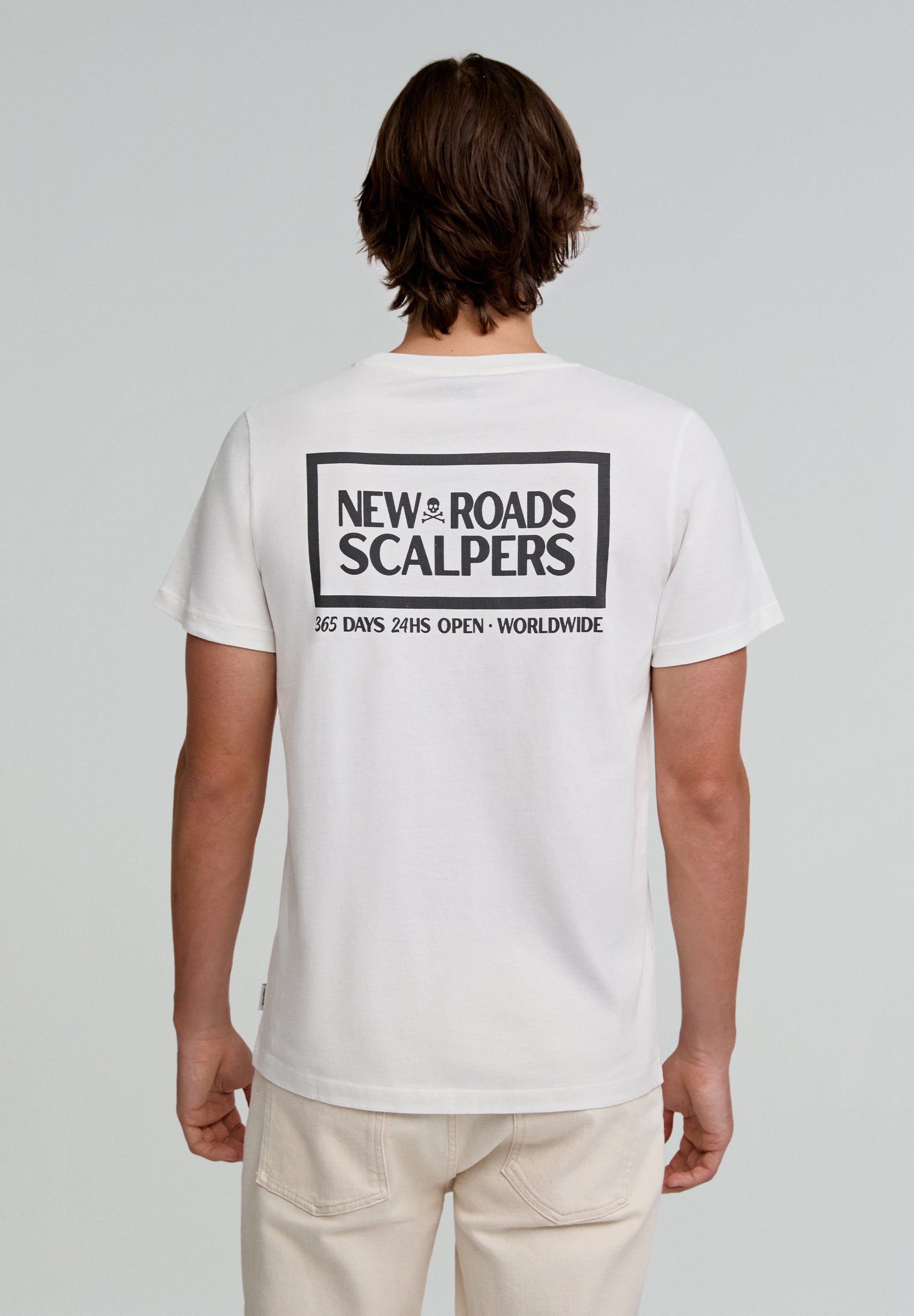 SHIRT MIT PRINT AUF DEM RÜCKEN