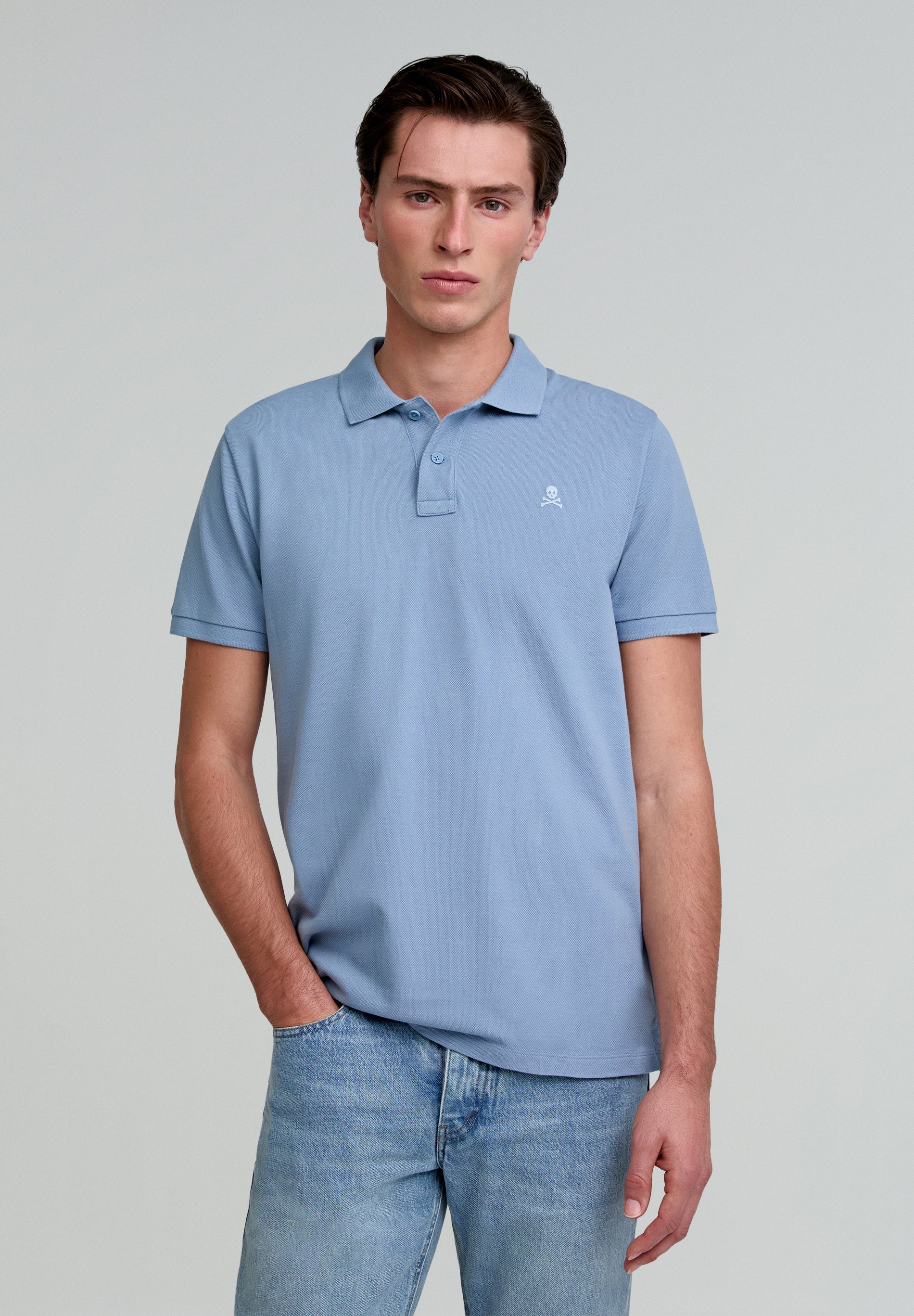 POLOSHIRT MIT FARBLICH ABGESETZTEM TOTENKOPF
