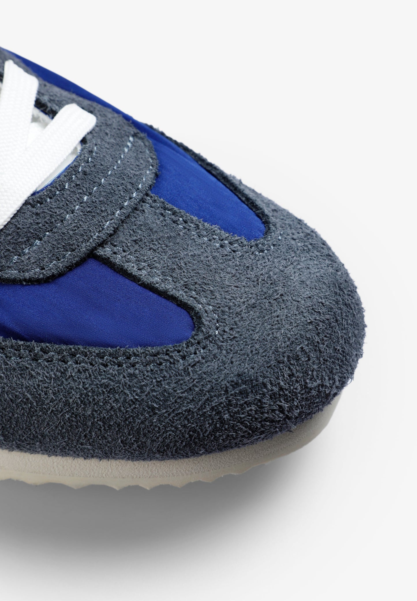 SNEAKER IM RETRO-STIL