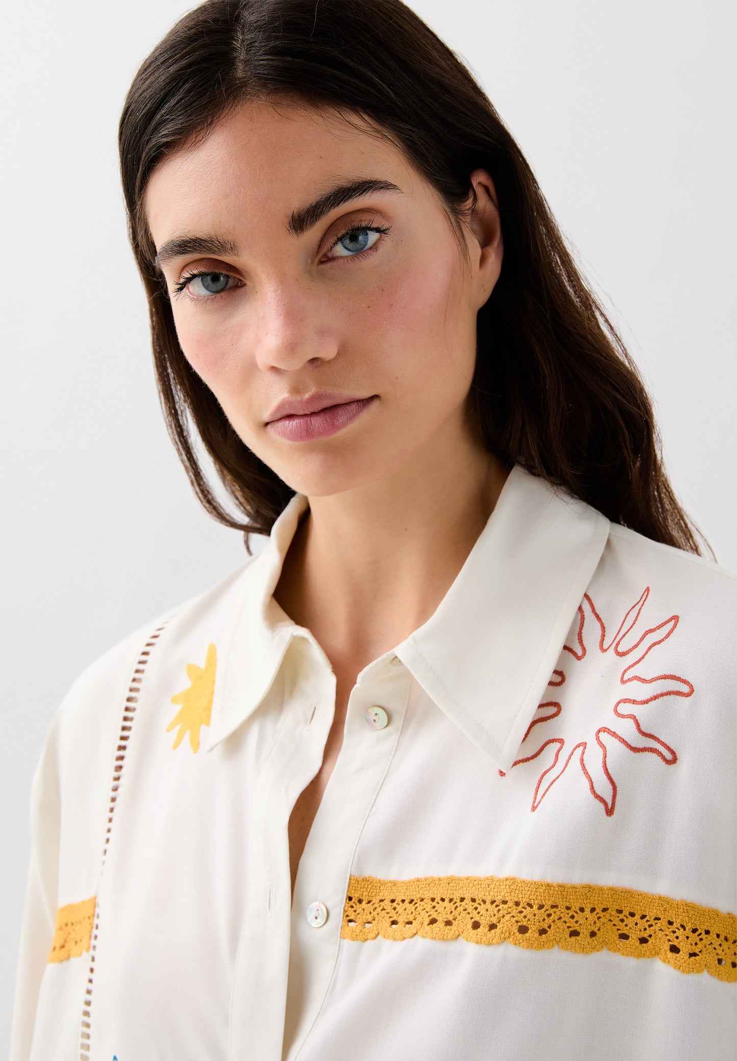 RELAXED T-SHIRT STICKEREI | ROBIN X SCALPERS