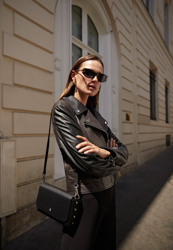 FLACHE MINI-LEDERTASCHE