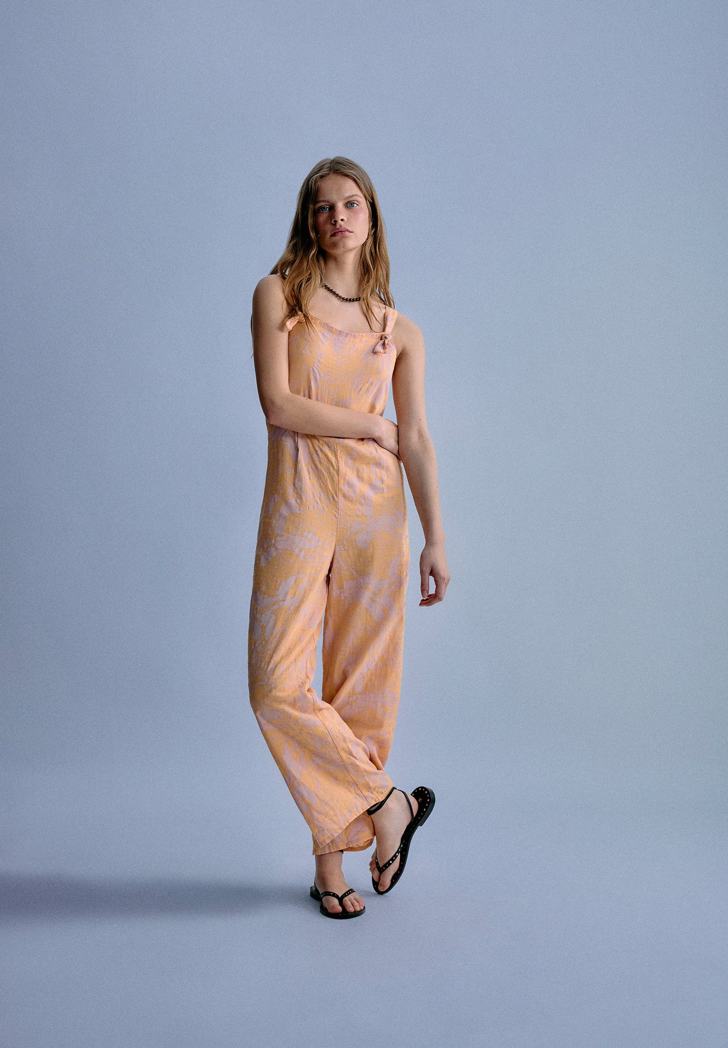 JUMPSUIT MIT PRINT UND BUNDFALTEN